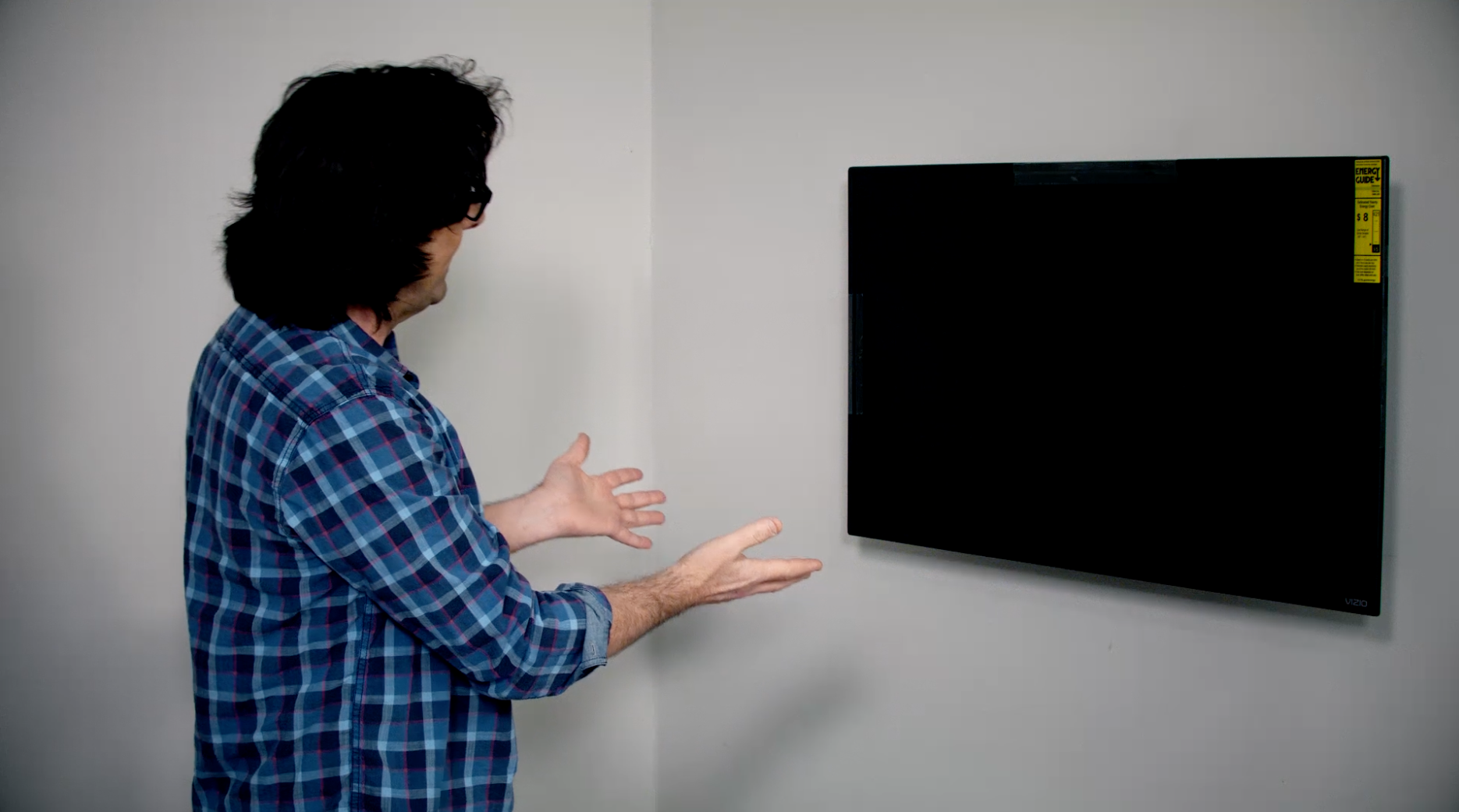 How To Mount a TV on the Wall Securely - screenshot