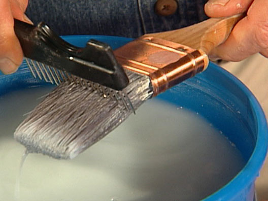 How to Thoroughly Clean a Paint Brush - screenshot