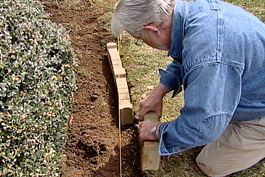 Using Edging Blocks to Define and Emphasize Beds and Gardens - screenshot