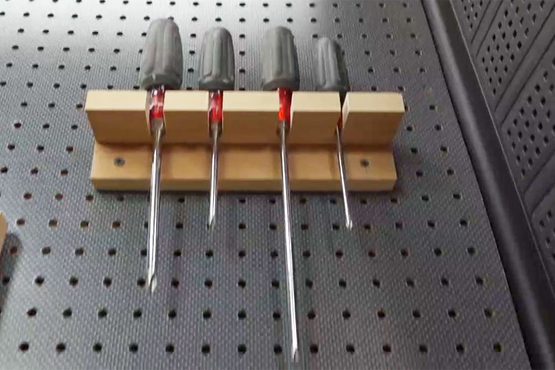 Make This DIY Screwdriver Storage Rack - screenshot